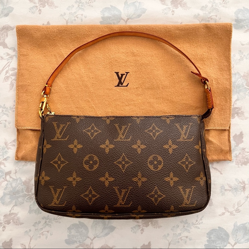 LV MONO POCHETTE